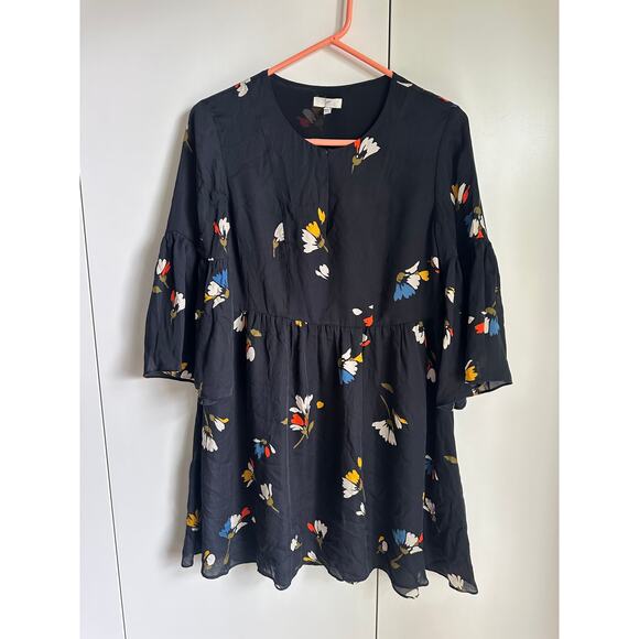 Joie Avari  Silk Boho Baby Doll Dress Black Floral Print Mini Bell Sleeves SZ SM - Picture 2 of 11